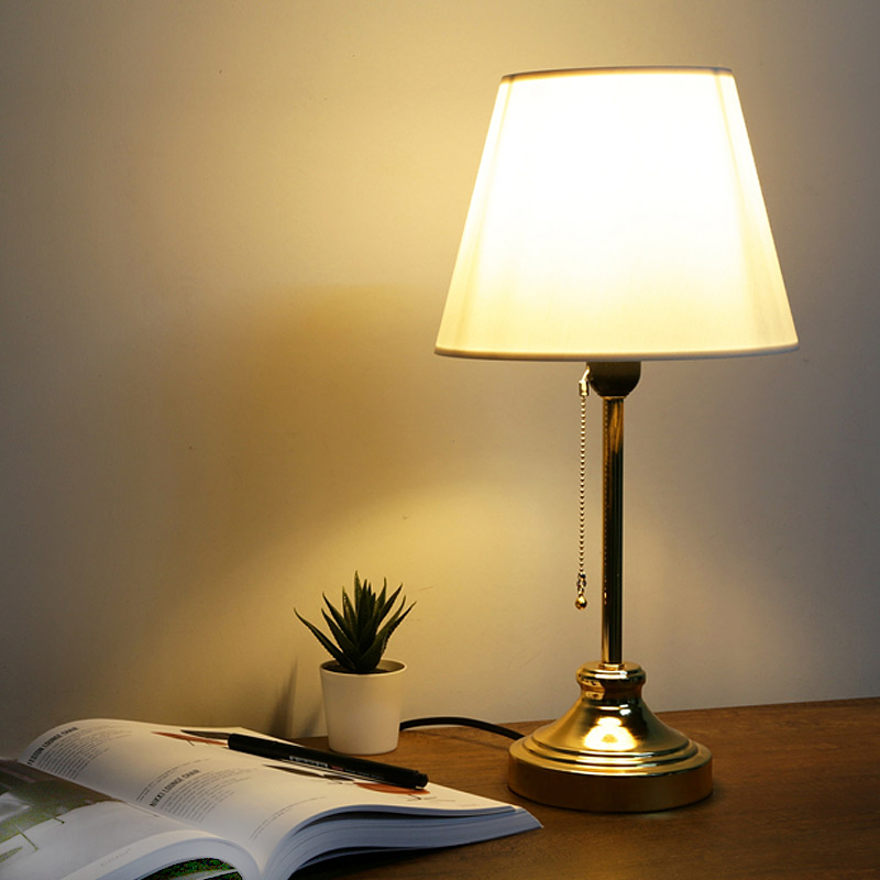 Φωτιστικό επιτραπέζιο ύφασμα/μέταλλο/Mdf χρώμα λευκό/χρυσό 2